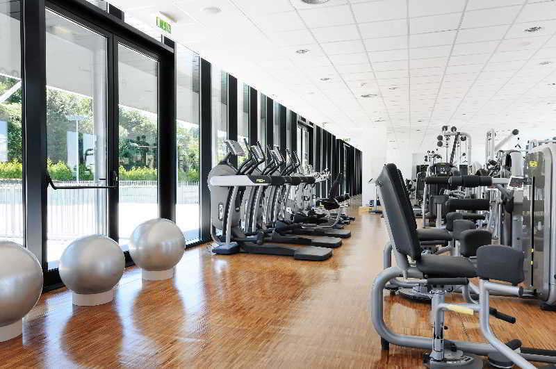 Open Village Sports Hotel & Spa Club غيمارايش المظهر الخارجي الصورة