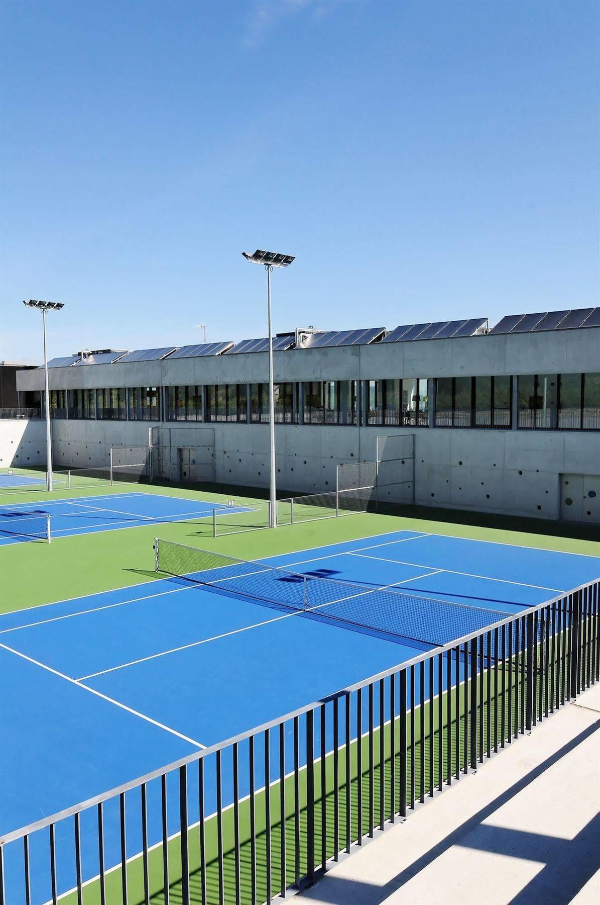 Open Village Sports Hotel & Spa Club غيمارايش المظهر الخارجي الصورة