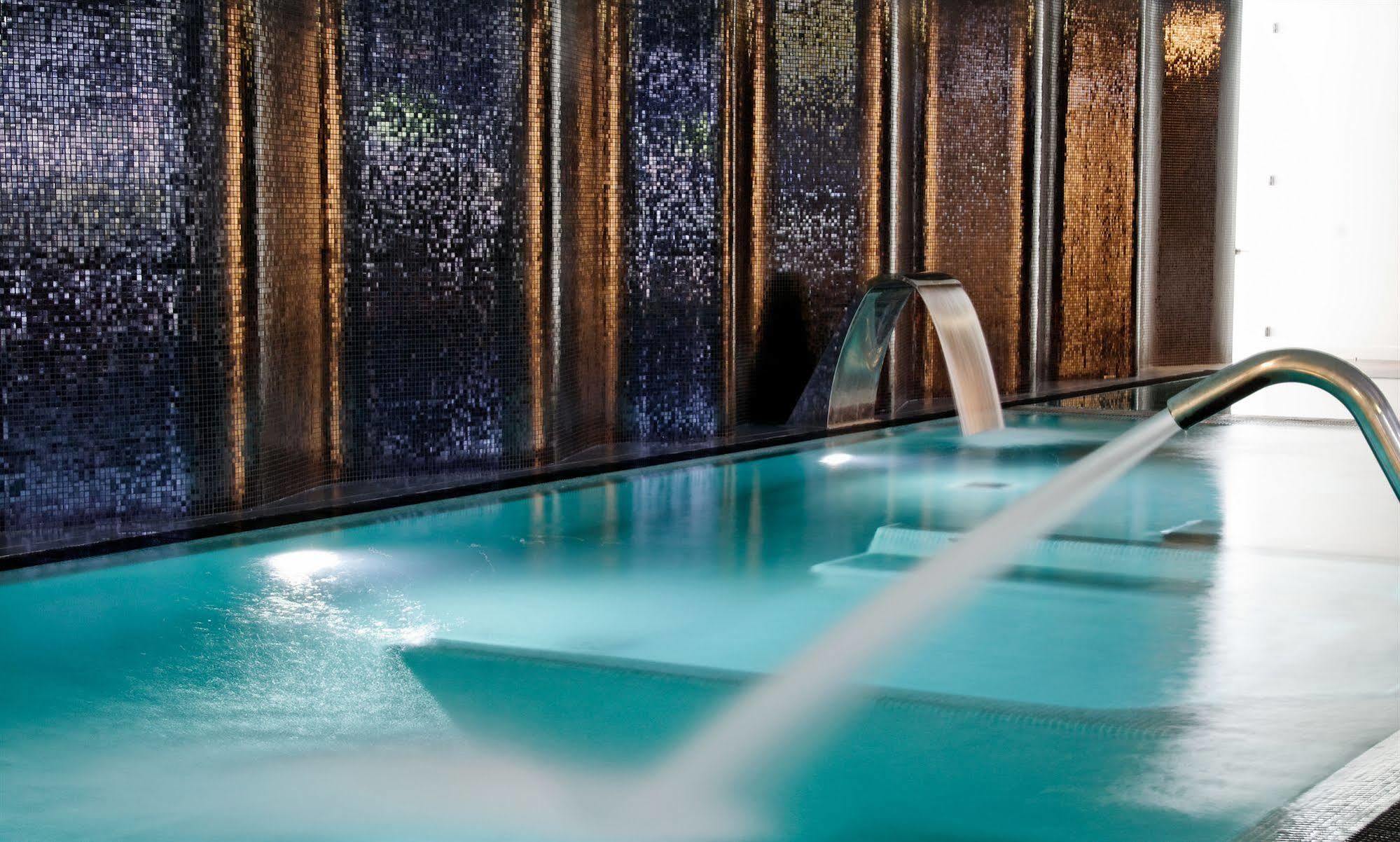 Open Village Sports Hotel & Spa Club غيمارايش المظهر الخارجي الصورة